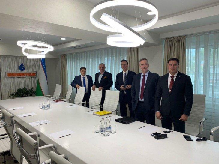 Business meeting — photograph from Zakir Avezov’s LinkedIn post about Condor