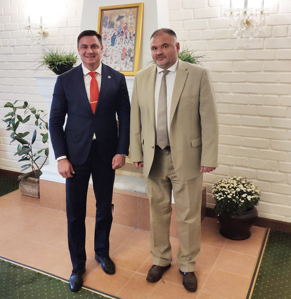 Zakir Avezov and SKGMI Rector Yuri Dmitrak — photograph from ZARMET materials